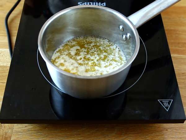 Raspberry Financiers, enostaven za izdelavo podroben recept - Priprava korak 1