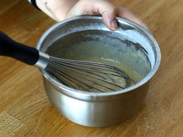 Raspberry Financiers, enostaven za izdelavo podroben recept - Priprava korak 3