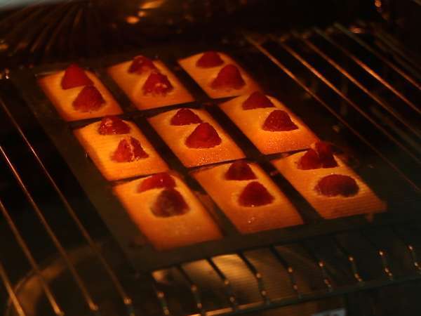 Raspberry Financiers, enostaven za izdelavo podroben recept - Priprava korak 6