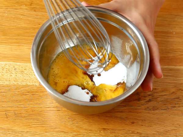 Piškotek za torto Mug - Priprava korak 1