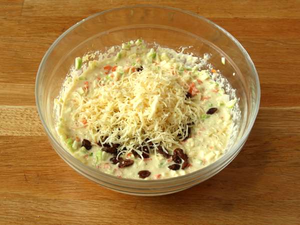 Krompirjevo pecivo z bučkami in korenčkom - Priprava korak 2