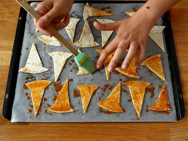 Čarovniški klobuki - tortilja čips - Priprava korak 2