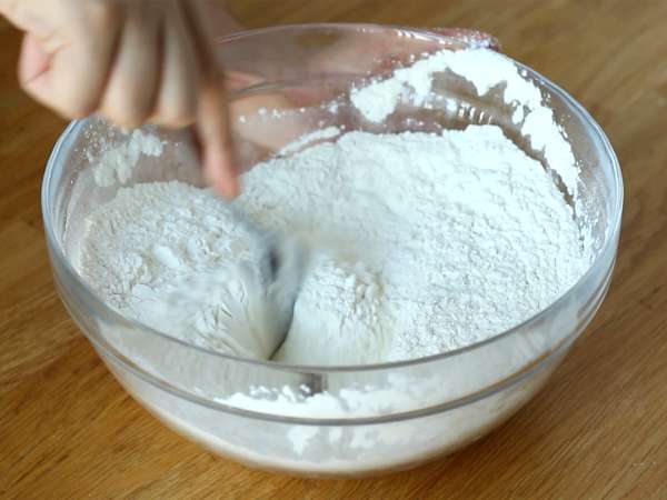 Enostavni, puhasti čokoladni kruhki - Priprava korak 1