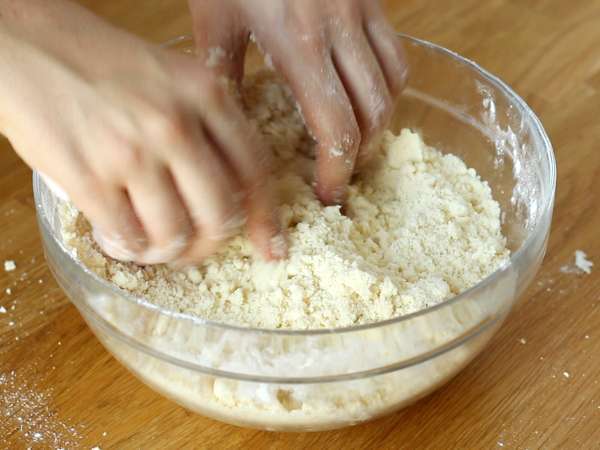 Enostavni, puhasti čokoladni kruhki - Priprava korak 2