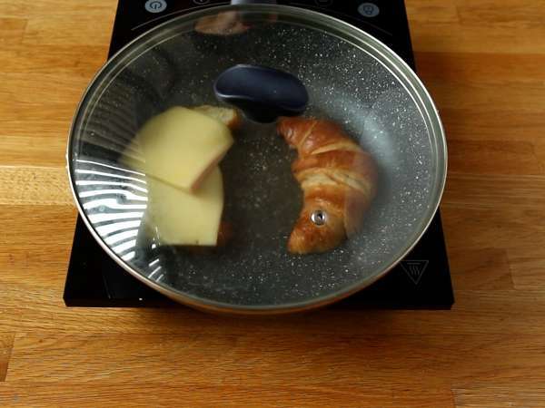 Raclette croissant sendvič za okusno pozno kosilo! - Priprava korak 4