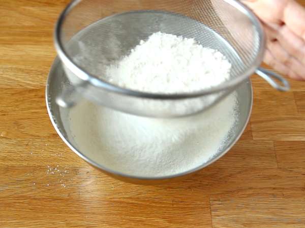 Treba je poskusiti marmorirane Madeleines! - Priprava korak 2