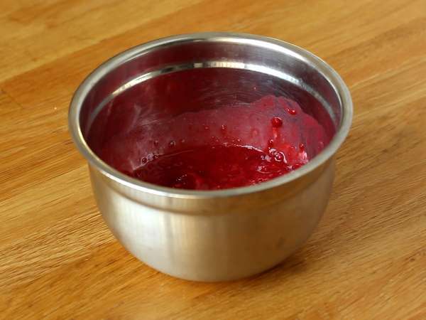 Slastna, hrustljava malinova torta z drobtinami - Priprava korak 1