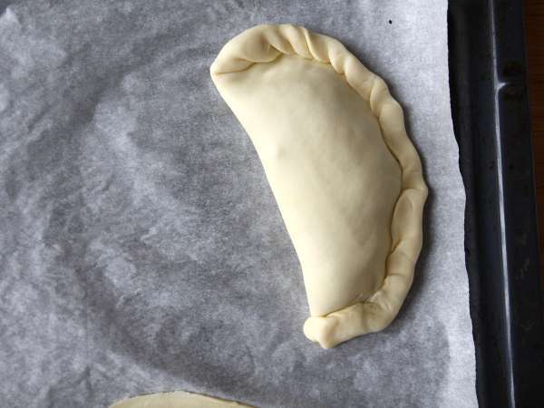 Turnoveri, polnjeni z gobami in špinačo - Priprava korak 4