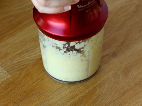 Sendvič s krompirjevimi vaflji in raclette, najboljša tolažilna hrana - Priprava korak 1