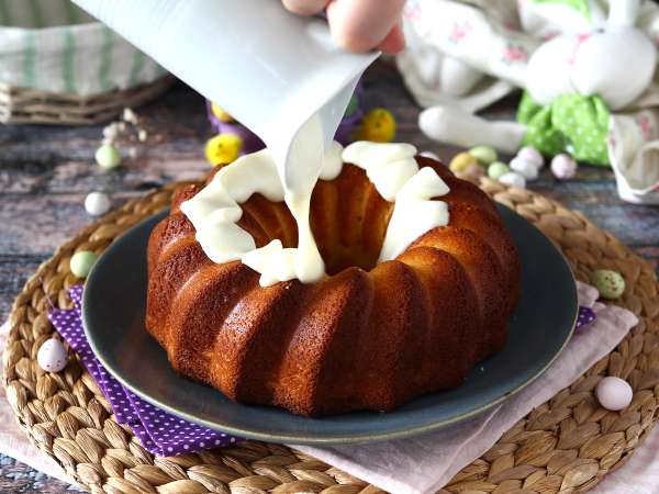 Velikonočna torta Bundt z limono in belo čokolado - Priprava korak 7