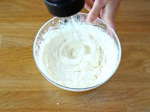 Velikonočni brownie in stepena smetana verrines - Priprava korak 4