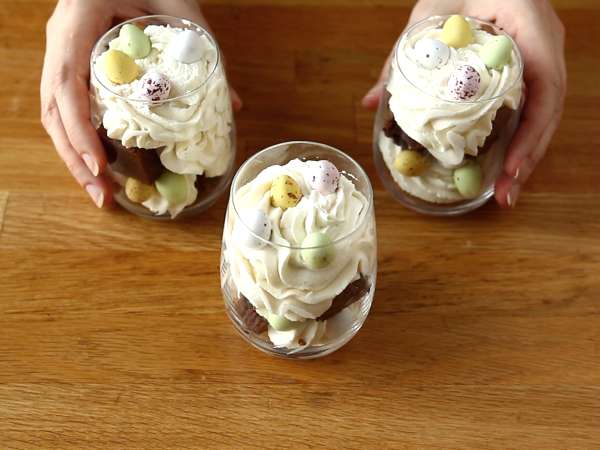 Velikonočni brownie in stepena smetana verrines - Priprava korak 6