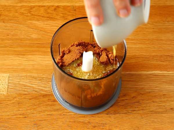 Brez pečenja limoninega in medenega cheesecaka (tutorial za okraševanje torte) - Priprava korak 2