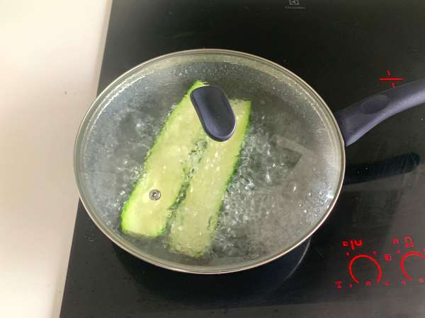 Kako pripraviti bučke, polnjene s sardinami? - Priprava korak 1