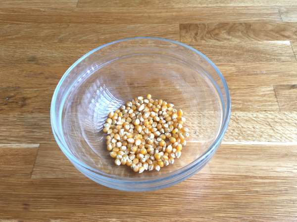 Popcorn za mikrovalovno pečico brez olja - Priprava korak 1