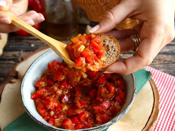 Enostavna paradižnikova solata - Priprava korak 3