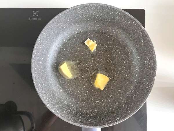 Kako v ponvi spečete svinjsko kotletko? - Priprava korak 2