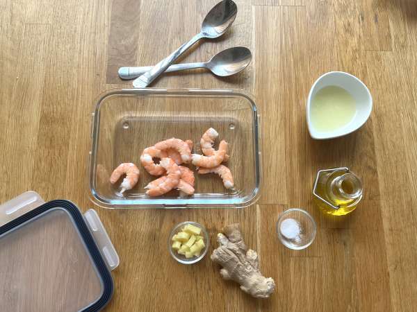 Riževa solata s kozicami, bučkami in ingverjem - Priprava korak 2