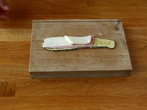 Pečeni bučkini zvitki s šunko in sirom scamorza - Priprava korak 4