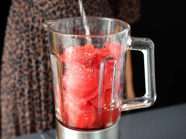 Arbuzni frosé: super osvežilni koktajl granita z roséjem! - Priprava korak 3