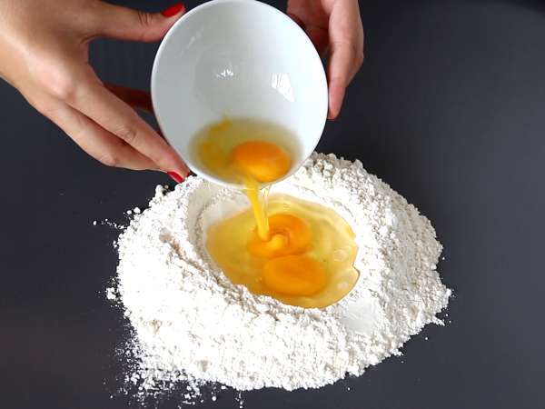 Kako pripraviti jajčne garganelje - Priprava korak 2