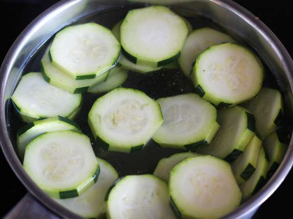 Kako skuhati bučke v vodi? - Priprava korak 2