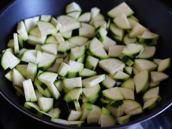 Kako spečem bučke v ponvi? - Priprava korak 2