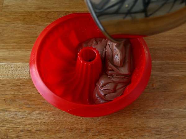 Halloween Bundt torta, čokoladna torta z okusom za usta - Priprava korak 4