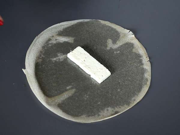 Feta Saganaki, grški recept za hrustljavce iz fete in medu - Priprava korak 2