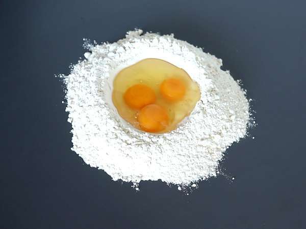 Domače tagliatelle, postopek je razložen korak za korakom - Priprava korak 1