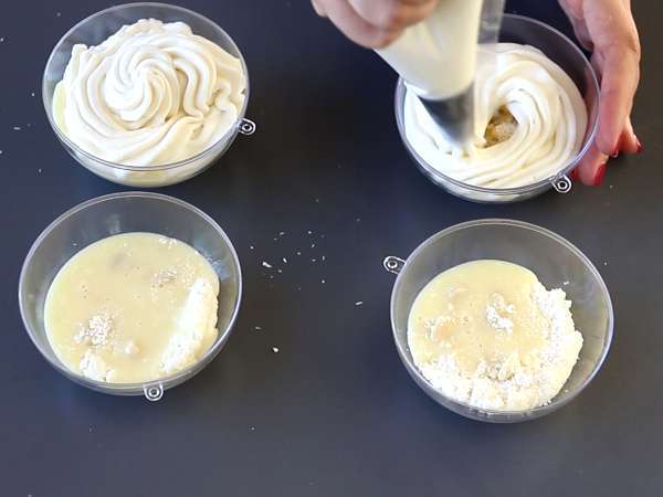 Kokosovi verrini v slogu Raffaello - pravljična sladica v snežni krogli - Priprava korak 7