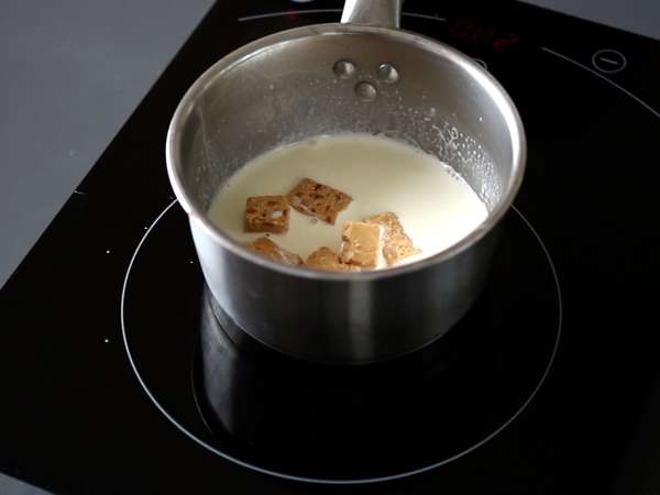 Čokoladni in nugatni lončki. Enostaven recept - Priprava korak 4