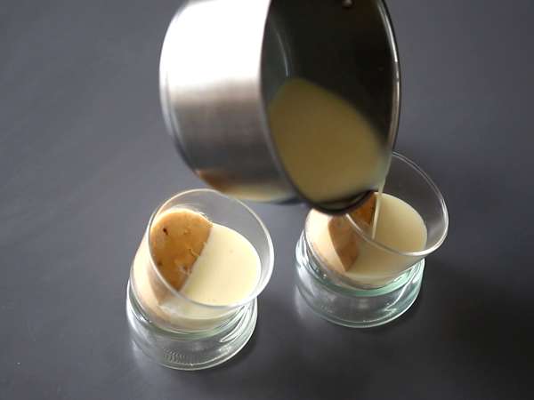 Čokoladni in nugatni lončki. Enostaven recept - Priprava korak 8