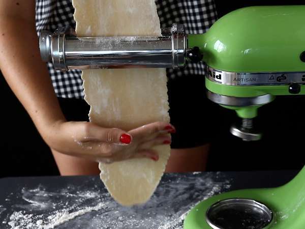 Kako narediti domače testenine: sorpresine, lepe majhne testenine - Priprava korak 3