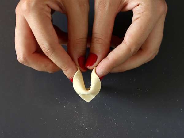 Kako narediti domače testenine: sorpresine, lepe majhne testenine - Priprava korak 6