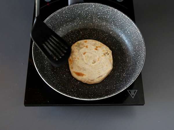 Kitajske palačinke z zeleno čebulo - Scallion palačinke - Priprava korak 5