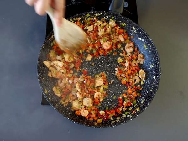 Nasi goreng, indonezijska riževa jed - Priprava korak 6