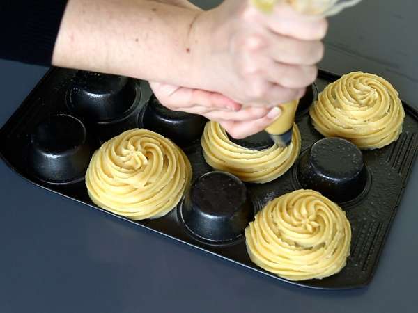 Pečeni churrosi v obliki sklede za velikodušen preliv - Priprava korak 4