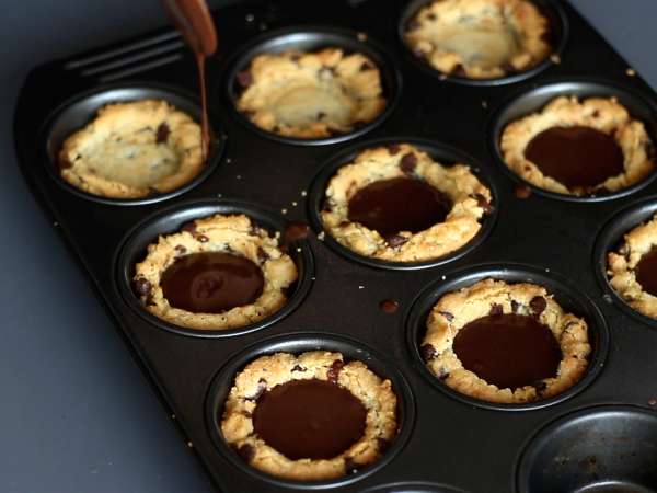 Piškotki, preliti s čokoladnim ganachejem, v slogu korenčkovega lonca - Priprava korak 7