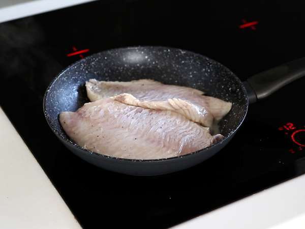 Kuhan morski list s kokosovim mlekom - ribja jed, ki jo boste vzljubili - Priprava korak 3