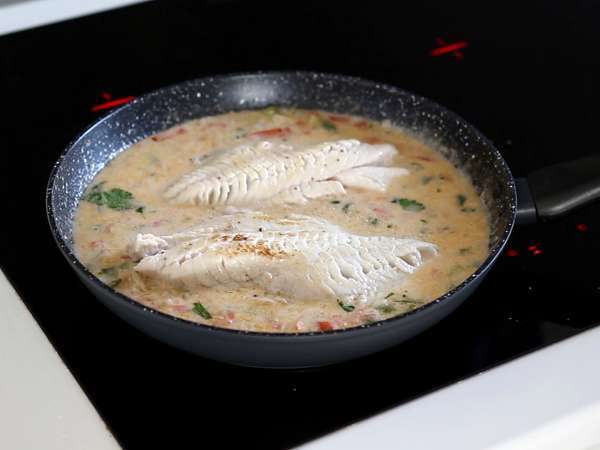 Kuhan morski list s kokosovim mlekom - ribja jed, ki jo boste vzljubili - Priprava korak 6