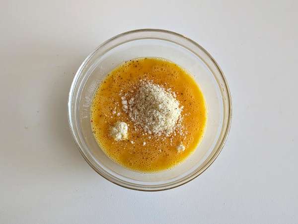 Čebulna omleta, okusen in enostaven za pripravo recept - Priprava korak 3