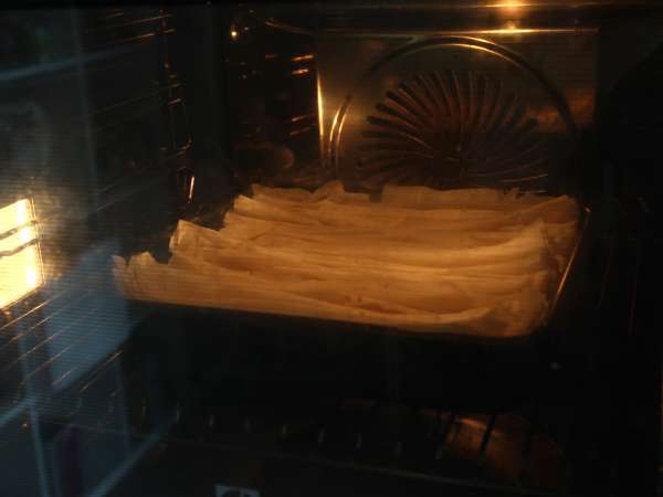 Torta z mrvicami, super hrustljava torta, ki jo je enostavno pripraviti - Laz Borek turc facile - Priprava korak 3