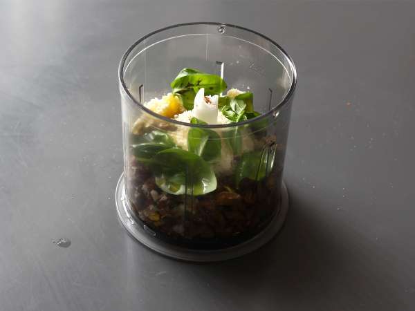 Pistacijev pesto, enostavna in okusna omaka - Priprava korak 1