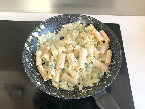 Kremne testenine z bučkami, okusen in zelo hiter recept - Priprava korak 5