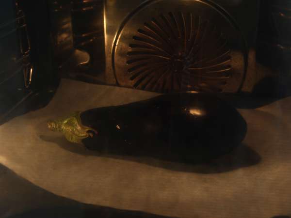 Baba ganoush, okusen libanonski namaz iz jajčevcev - Priprava korak 2