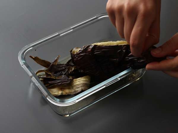 Baba ganoush, okusen libanonski namaz iz jajčevcev - Priprava korak 4