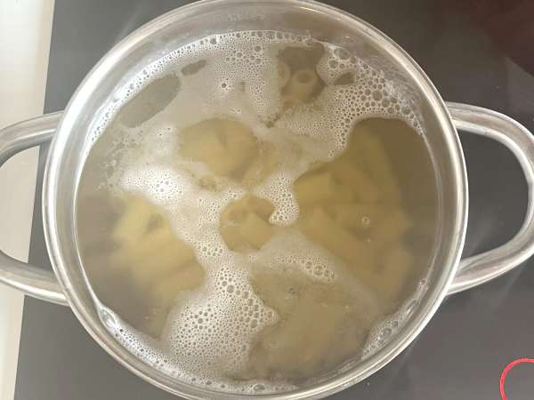 Testenine Siciliana z jajčevci, enostavna in lahka različica - Pasta alla Norma - Priprava korak 5