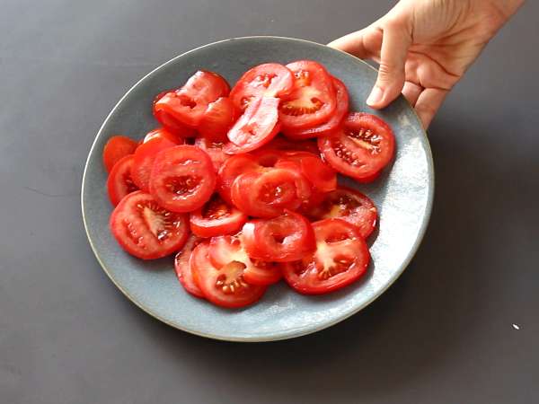 Vegetarijanski kviš s paradižnikom in feto, kot nalašč za na piknik! - Priprava korak 1