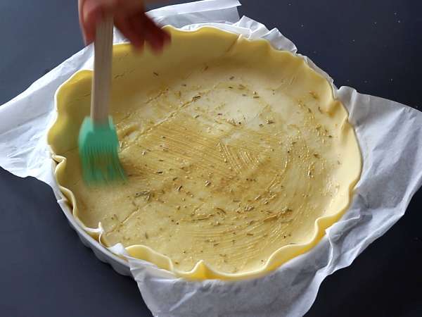 Vegetarijanski kviš s paradižnikom in feto, kot nalašč za na piknik! - Priprava korak 3